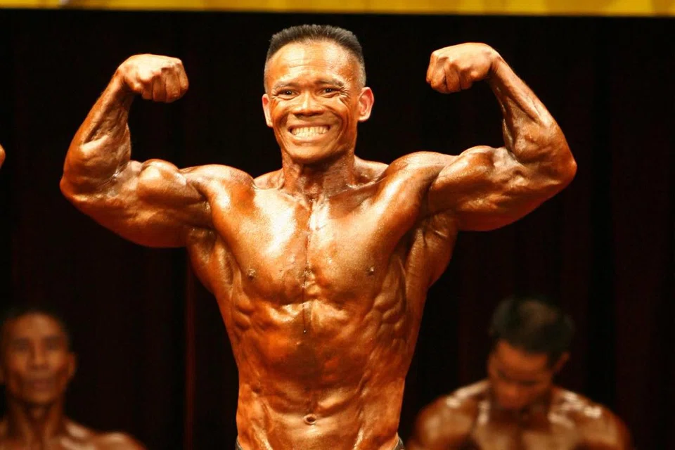 Pada usia 48 tahun, Ibrahim Sihat masih unggul apabila merangkul pingat emas di temasya Sukan SEA terakhirnya yang berlangsung di Filipina pada 2005.