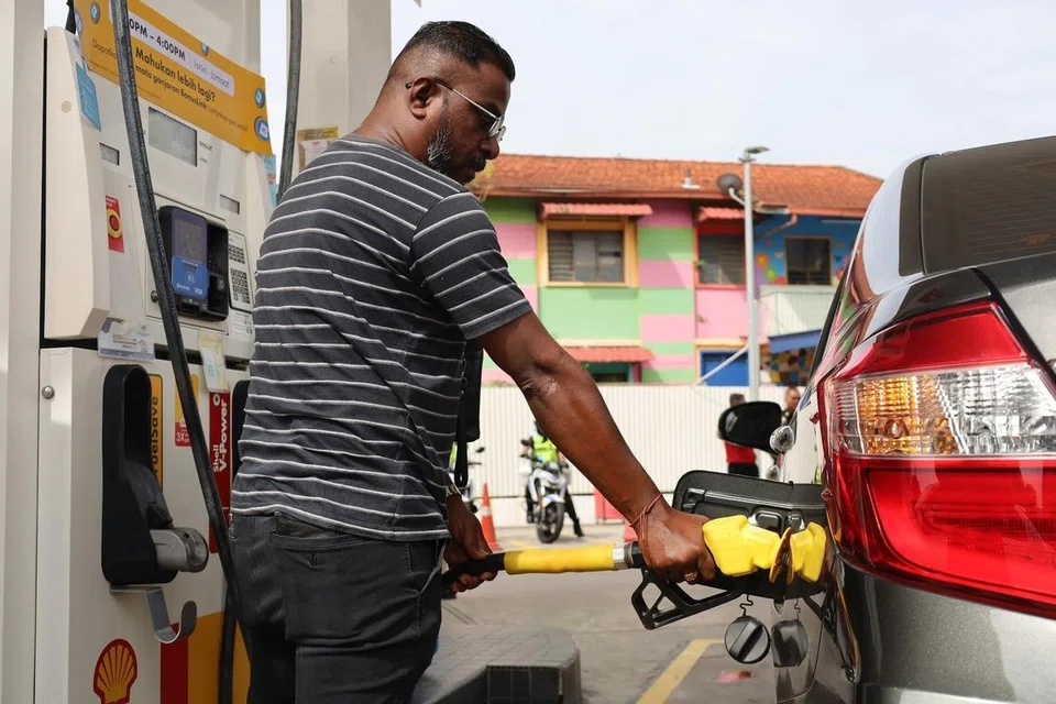 RON95, diesel, kenderaan, nombor pendaftaran asing