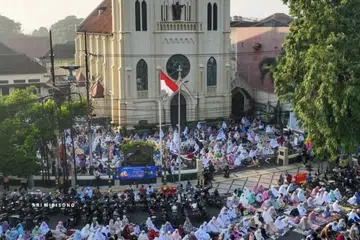 Pada pagi 31 Mac 2025 bersamaan 1 Syawal, Gereja Katolik Paroki Hati Kudus Yesus di Malang, Jawa Timur, Indonesia, membuka halamannya sebagai tempat umat Islam menunaikan solat Aidilfitri.
