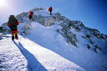 DAKI SAMPAI KE PUNCAK: Biarpun banyak rintangannya, sekumpulan pendaki akhirnya berjaya ke puncak Gungung Vinson Antartica (Gambar hiasan)