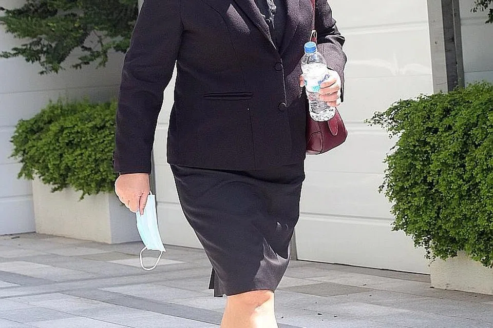 HADAPI BEBERAPA TUDUHAN: Phoon Chiu Yoke menghadapi tujuh tuduhan atas pelbagai kesalahan, termasuk gagal memakai pelitup di MBS, pusat penjaja Newton, Clarke Quay Central, Kompleks Bras Basah, dan di luar bangunan Mahkamah Negara. - Foto ZAOBAO