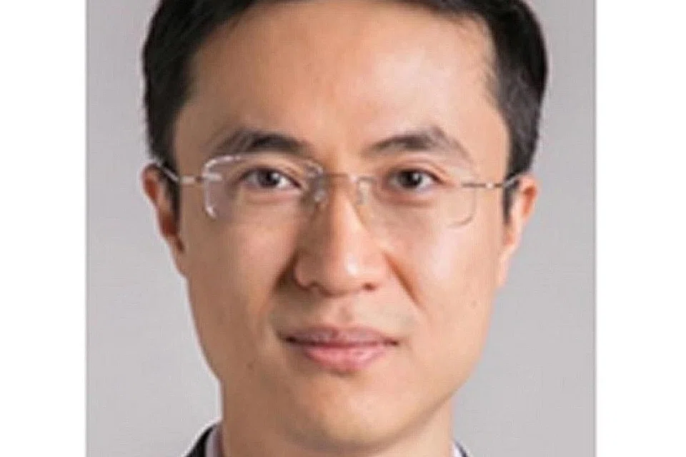 Penolong Profesor Ru Hong daripada Sekolah Perniagaan Nanyang, NTU.