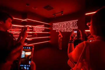KEMBARA KE ALAM FANTASI: Pameran siri drama Netflix, Stranger Things, menawarkan pengembaraan unik bak meneroka lokasi set drama berkenaan yang dibawa ke pusat beli-belah Bugis+.
