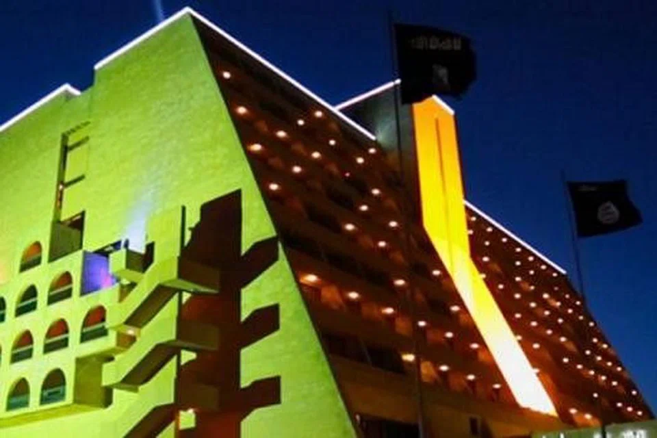 HOTEL IS: Hotel ini dipercayai Hotel Ninawa International yang telah dikuasi IS. - Foto-foto THE INDEPENDENT