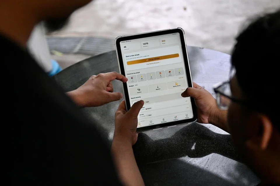 Aplikasi, GoMosque.sg, turut menampilkan papan kedudukan mingguan untuk memberi pengguna gambaran tentang kemajuan mereka berbanding pengguna lain.