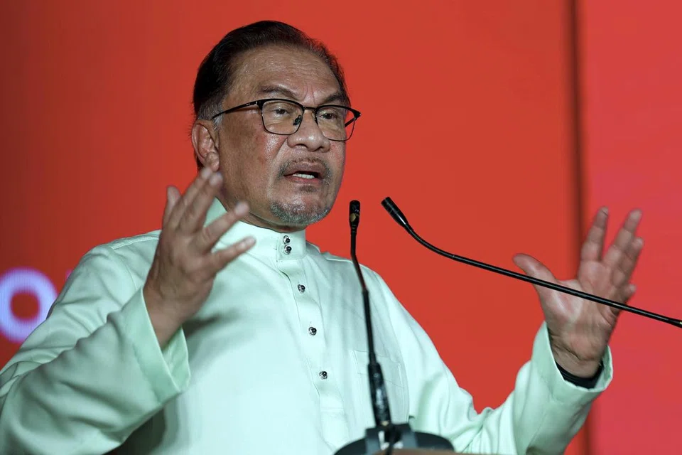 PERLU TENTUKAN MASA DEPAN: Datuk Seri Anwar Ibrahim gesa rakyat Kelantan tuntut pembangunan, tekankan perlu kerjasama erat dengan kerajaan pusat. 