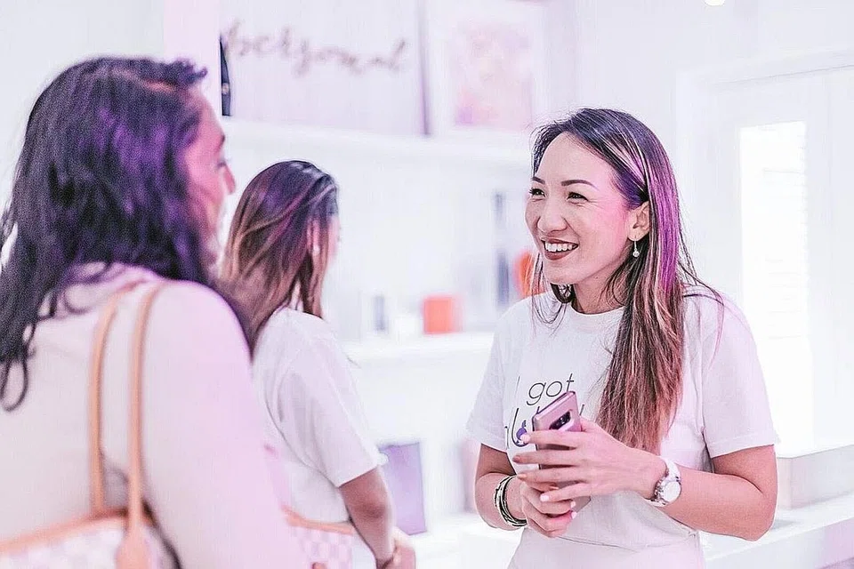 Gambar atas pula ialah Cik Kho Min-Jee, pengurus besar dUCk. - Foto dUCk GROUP