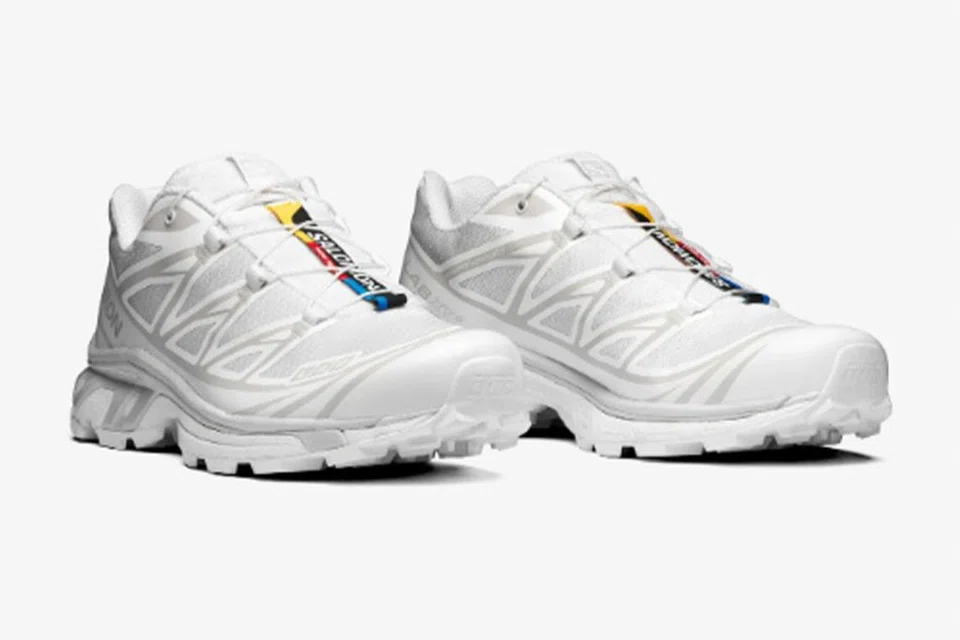 Pada asalnya, ia direka khusus untuk kegiatan mendaki, XT-6 kini daripada Salomon ini menjadi kegemaran peminat fesyen jalanan, terutama bagi mereka yang menggemari estetika ‘gorpcore’ yang menyepadukan gaya dan fungsi.