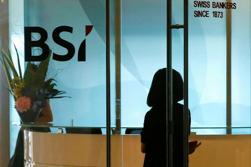 TINDAKAN TEGAS: Lesen perbankan perdagangan BSI Bank di sini telah ditarik balik oleh Penguasa Kewangan Singapura (MAS) kelmarin kerana bank itu dipercayai melanggar undang-undang antipemindahan wang terlarang. - Foto REUTERS