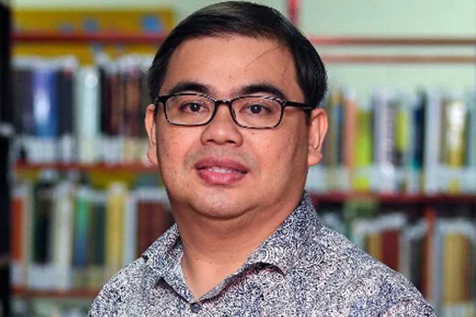 PROFESOR AWANG AZMAN AWANG PAWI: Mengatakan bahawa GST dianggap membebankan, terutama golongan pertengahan, kerana ia dikenakan sama rata tanpa mengambil kira pendapatan. - Foto ihsan AWANG AZMAN AWANG PAWI.