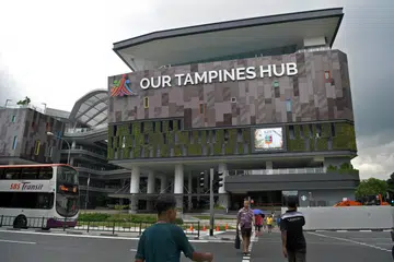 AKSES PERCUMA: Mulai 30 Disember hingga 31 Mac 2024, orang ramai yang mengunjungi Our Tampines Hub akan mendapat akses percuma kepada kandungan premium Berita Harian (BH) dan enam lagi penerbitan lain SPH Media tanpa memerlukan langganan.