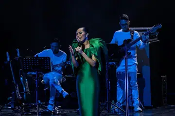 DAYANG NURFAIZAH: Miliki karisma dan daya tarikan di pentas sehingga membuat peminatnya terpaku.