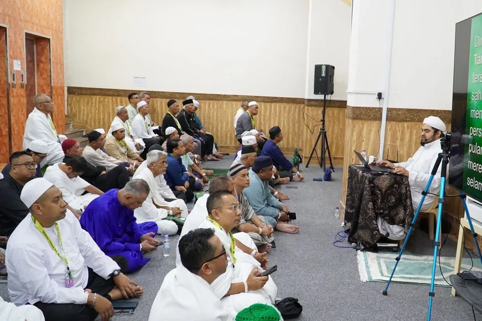 Jemaah TM Fouzy Travel turut berpeluang mengulang kaji manasik haji sebelum memasuki fasa kemuncak ibadah. 