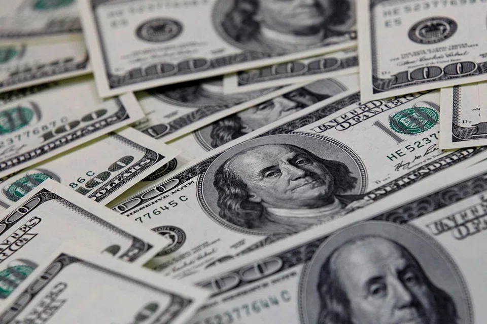 JADI KEBIMBANGAN:  Lantaran bimbang dengan kestabilan dolar Amerika Syarikat, banyak negara kini mahu mengurangkan pergantungan kepada dolar Amerika  untuk wujudkan ekonomi global yang lebih baik. 