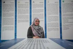 BUKAN CALANG-CALANG: Ustazah Lina Sakina Salim mula menceburi bidang silang agama itu secara sambilan pada 2015, setelah beliau lulus daripada Universiti Islam Antarabangsa Malaysia dalam bidang Usuluddin dan Perbandingan Agama, didorong keinginan untuk mengamalkan ilmu yang telah diraih. Penglibatannya dalam bidang silang agama membawanya ke luar negara, sejauh Maghribi, Amirah Arab Bersatu (UAE) dan Indonesia. - Foto BH oleh MARK CHEONG