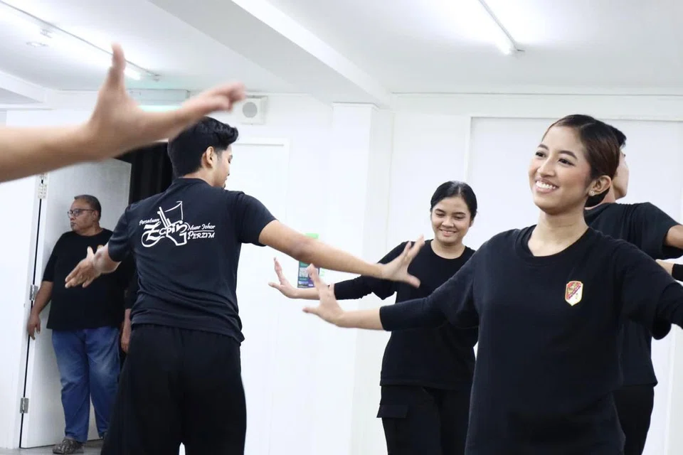 Sempena ulang tahun ke-70, Sriwana bakal mempersembahkan sebuah pementasan tarian yang gah, bertajuk ‘Teras. Paksi. Titik.’, yang akan berlangsung di Teater Singtel Waterfront, Esplanade, dari 31 Januari hingga 1 Februari, mulai 8 malam.