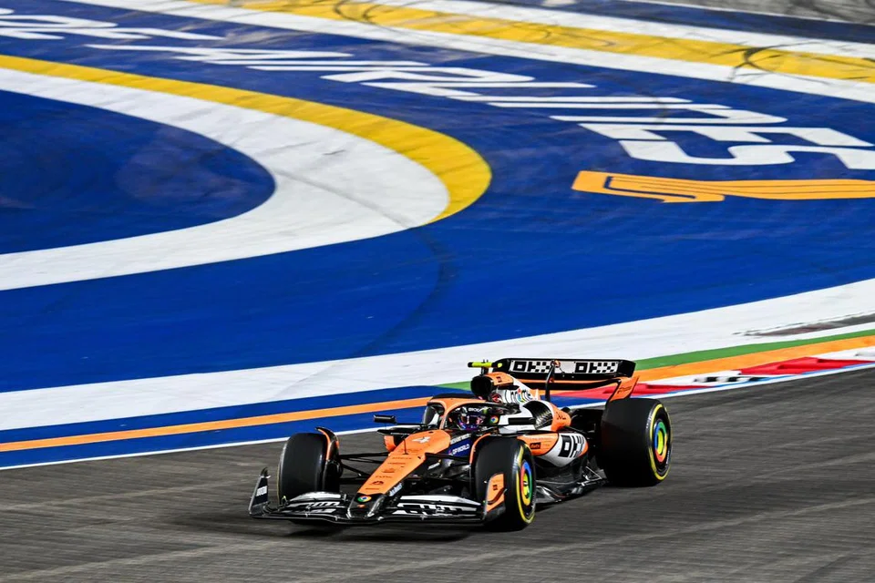 Pemandu McLaren, Lando Norris, menjuarai perlumbaan Grand Prix Singapura Formula Satu pada 22 September. 