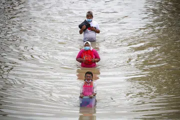 TANGANI BANJIR: Agensi Pengurusan Bencana Negara (Nadma) akan memberi tumpuan kepada 89 daerah ‘hotspot’ banjir yang dikenal pasti di seluruh negara menjelang peralihan Monsun Timur Laut bermula November ini.