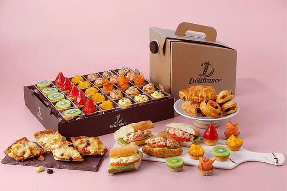 KEMBALI HALAL: Cawangan Delifrance Singapura telah mendapat pensijilan halal sejak 21 Februari lalu setelah sijil halalnya luput pada 30 Jun 2018. - Foto DELIFRANCE SINGAPURA