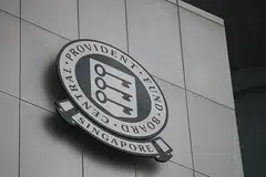 SIMPANAN HARI TUA: Jumlah Penjagaan Kesihatan Asas (BHS) akan dinaikkan daripada $66,000 kepada $68,500 mulai tahun depan bagi pencarum Tabung Simpanan Pekerja (CPF) di bawah umur 65 tahun. - Foto fail