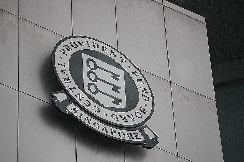 SIMPANAN HARI TUA: Jumlah Penjagaan Kesihatan Asas (BHS) akan dinaikkan daripada $66,000 kepada $68,500 mulai tahun depan bagi pencarum Tabung Simpanan Pekerja (CPF) di bawah umur 65 tahun. - Foto fail