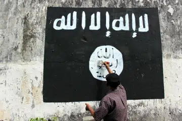 Antara Julai 2023 dengan Disember 2024, seorang remaja perempuan berusia 15 tahun terlibat dalam sekurang-kurangnya lapan hubungan romantik singkat dalam talian dengan penyokong ISIS yang berpangkalan di luar negara