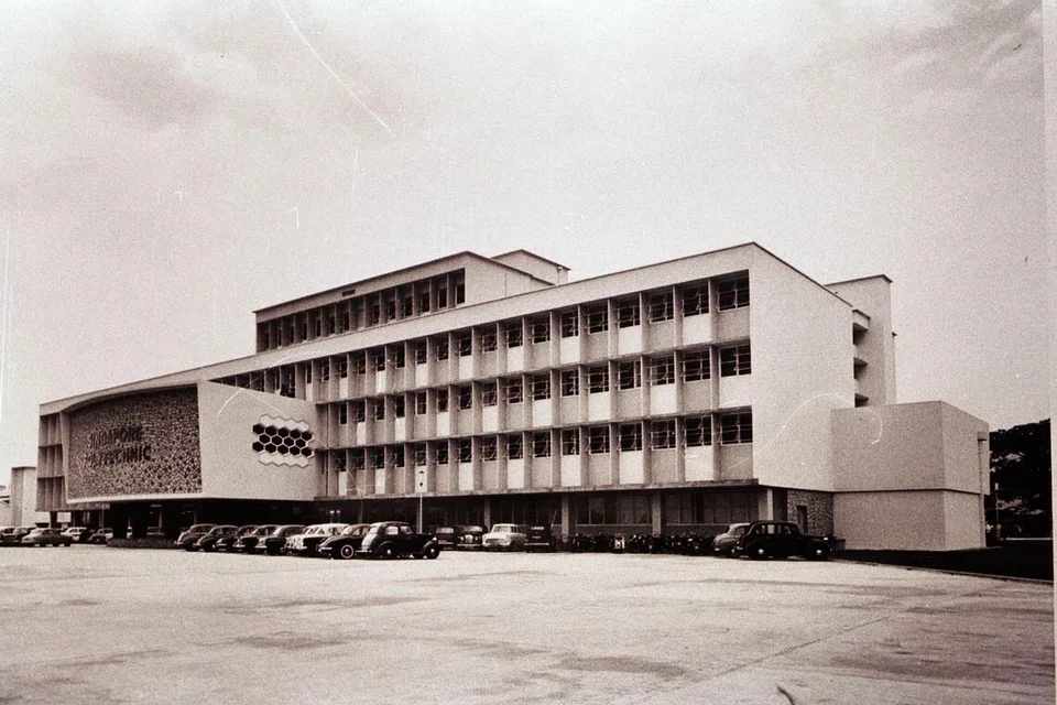 Kampus Politeknik Singapura (SP) yang pertama terletak di Prince Edward Road.