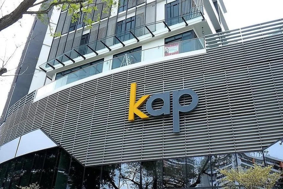 LEBIH MUDAH DAN SELESA: Dari stesen MRT rangkaian DTL seperti King Albert Park, pengunjung boleh mencapai tempat lain yang popular seperti The Grandstand, KAP & KAP Residences (atas) dan Gallop Stable - Foto KHALID BABA