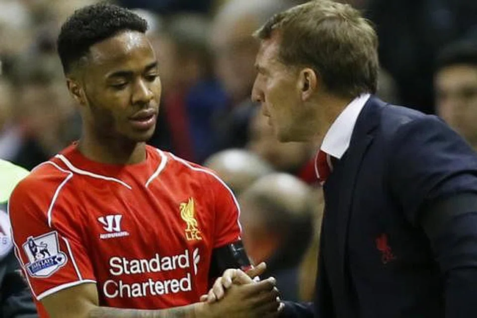 BAKAL BERPINDAH?: Jika Raheem Sterling (kiri) benar-benar berpindah, ia dijangka menjadi tamparan bagi Rodgers (kanan), yang telah bertungkus lumus mencari pengganti penyerang sensasi Uruguay, Luis Suarez, yang telah berpindah ke Barcelona tahun lepas. - Foto REUTERS