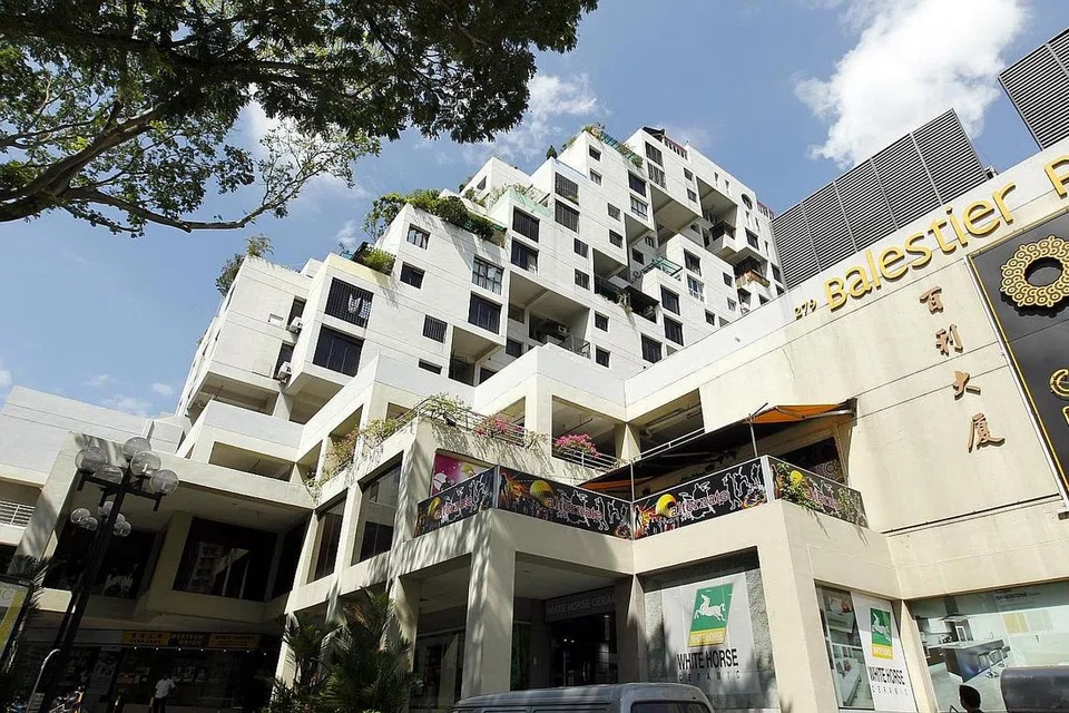 MAHU DIJUAL: Portfolio mengandungi 11 unit komersil pegangan bebas di Balestier Point dibuka untuk penjualan pada harga $68 juta, menurut ejen pemasaran eksklusif Savills Singapore semalam. - Foto fail