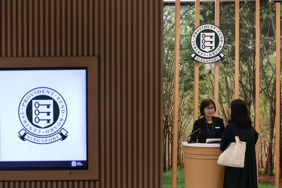 Selepas 50 tahun, lebih banyak simpanan CPF akan diperuntukkan ke dalam Akaun Khas (SA). Ini tempoh kritikal sebelum SA ditutup pada umur 55 tahun dan Akaun Persaraan (RA) diwujudkan, yang akan menentukan jumlah pengeluaran CPF LIFE.