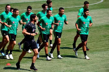 MASIH ADA HARAPAN: Pasukan Australia (gambar atas) masih berharap untuk melangkah ke peringkat selanjutnya apabila bertemu Peru malam ini. - Foto AFP