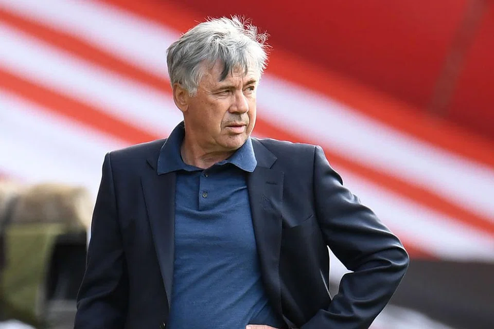 MASA DEPAN LEBIH CERAH?: Hanya masa akan menentukan sama ada keputusan Ancelloti (atas) membawa James Rodriguez ke Everton akan mengubah nasib 'The Toffees' di arena bola sepak. - Foto AFP