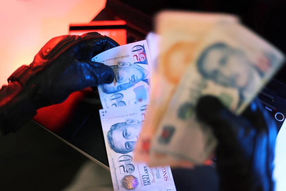 Strategi Pencegahan Pengubahan Wang Haram (AML) Nasional dan Strategi Penguatkuasaan Undang-Undang Singapura untuk Memerangi Pengubahan Wang Haram adalah dua strategi nasional baru Singapura dalam usaha membanteras pengubahan wang haram.