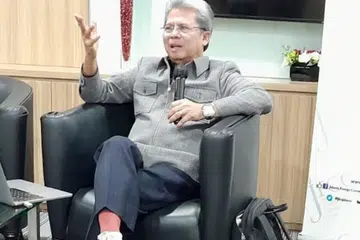 Profesor Dr Todung Mulya Lubis, peguam Encik Ganjar Pranowo dan pasangannya, Encik Mahfud MD, mendakwa berlaku isu penipuan yang meluas dan persoalan mengenai kesahihan keputusan Pilihan Raya Presiden Indonesia.