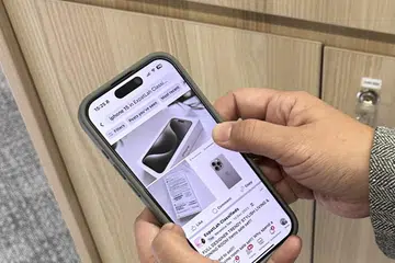 Telefon bimbit model terkini di pasaran dijual dengan harga sangat murah – betul ke ni?