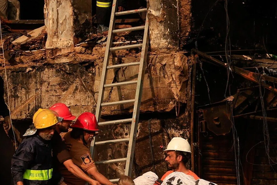 kebakaran, Pusat beli-belah, Karachi