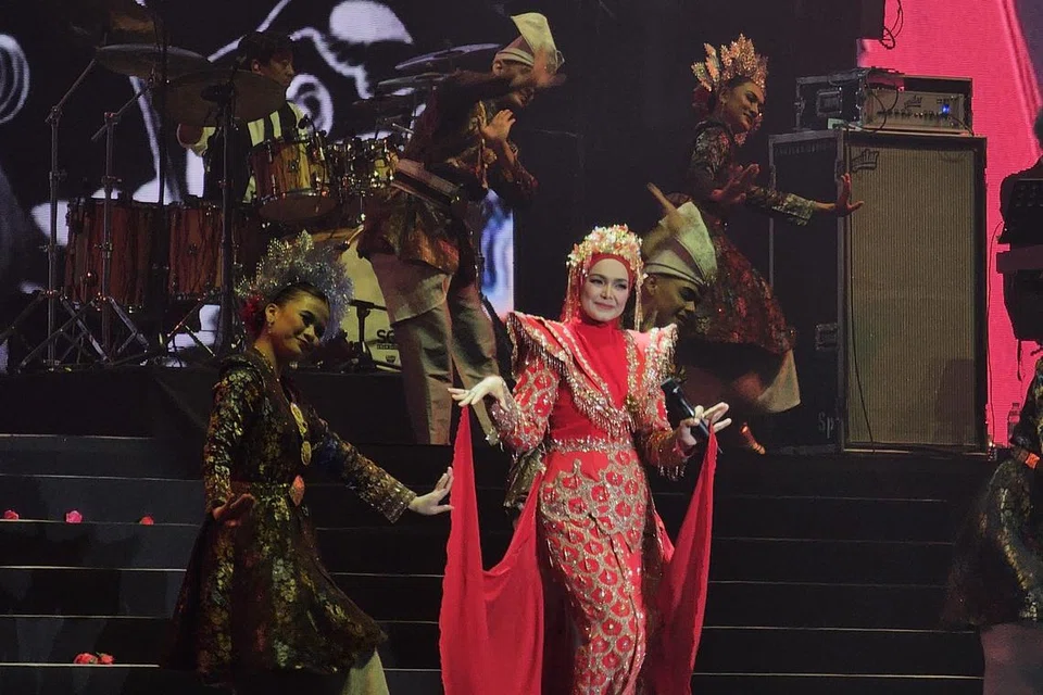 Datuk Seri Siti Nurhaliza, S. Atan