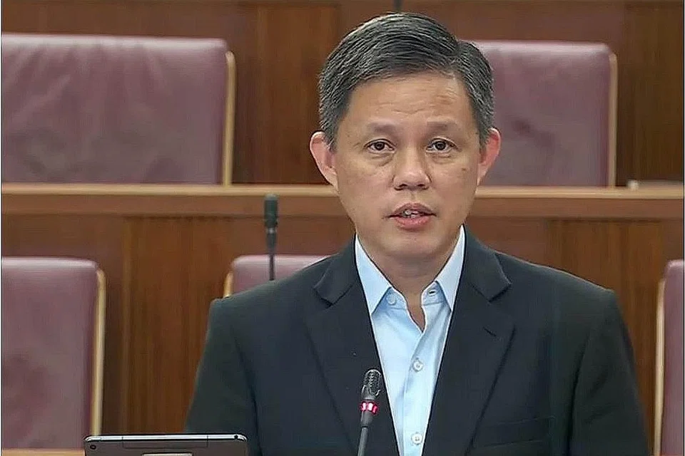 KENYATAAN TIDAK TEPAT: Encik Chan Chun Sing (gambar atas) menjelaskan jawapan yang diberi beliau dalam sidang parlimen pada Februari tahun lalu mengenai insiden membersihkan kawasan hutan Taman Inovasi Pertanian Makanan (AFIP) di Kranji Close/Kranji Road adalah tidak tepat. - Foto fail