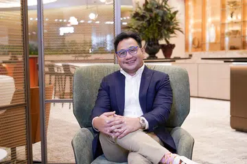Selaku rakan kongsi jaminan di PricewaterhouseCoopers (PwC), Encik Saiful Saroni mempunyai pengalaman selama 24 tahun dalam bidang perakaunan.