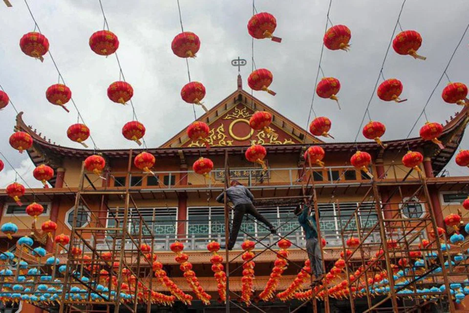 Biara Maha Vihara Maitreya mula memasang tanglung sejak 7 Februari sebagai persiapan menyambut Tahun Baru Cina 2024.