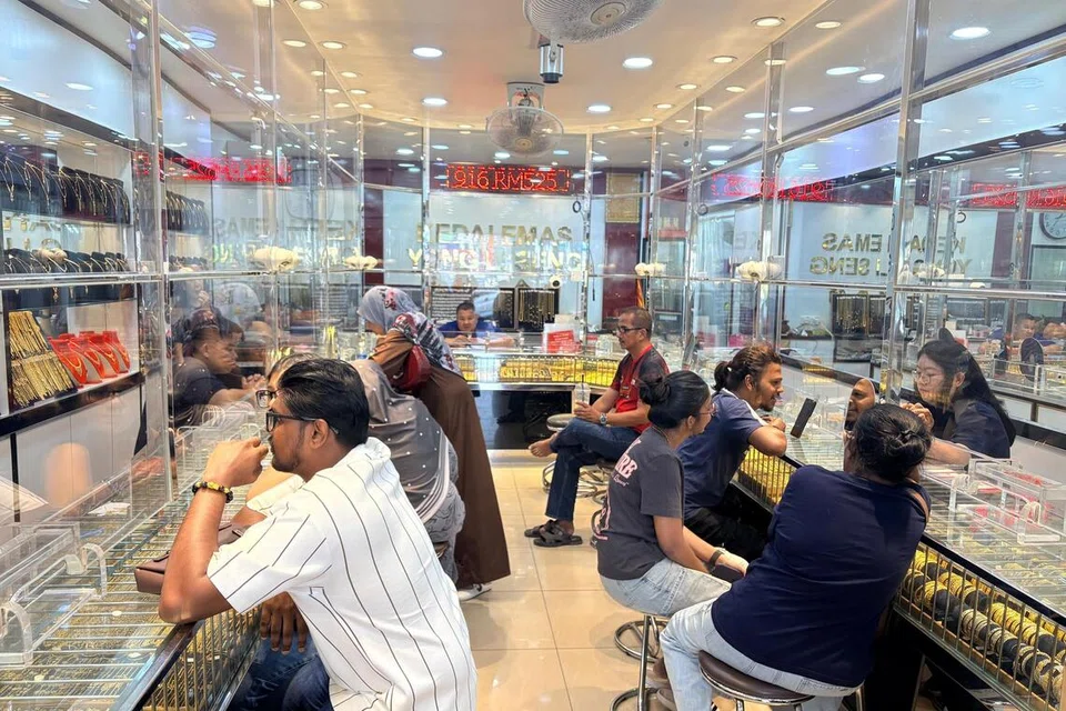 Antara kedai emas di Port Dickson, Negeri Sembilan, yang menjadi tumpuan pelanggan daripada serata Malaysia.