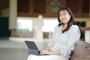 BANGUNKAN INISIATIF: Pada usia 15 tahun, Kiera Nadine Muhammad Nazri, membangunkan Y:Wait, satu inisiatif dalam bidang sains, teknologi, kejuruteraan dan matematik (Stem) bagi menggalakkan lebih ramai wanita muda agar berani menceburi bidang tersebut. 