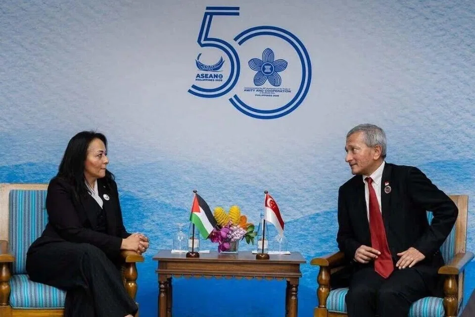 Menteri Ehwal Luar Singapura, Dr Vivian Balakrishnan, berkata beliau mengadakan perbincangan dengan Menteri Pembangunan Sosial Penguasa Palestin, Cik Samah Hamad, di Manila.