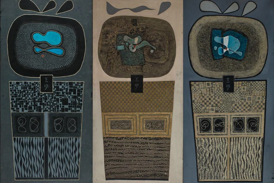 KEMBAR TIGA: Lukisan Cheong Soo Pieng, ‘Untitled (my three children),’ gabungan tiga berkembar dihasilkan pada 1974 dengan media campuran.