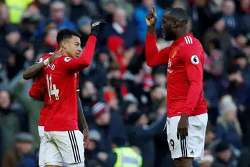 PRESTASI 'MENYENGAT': Penyerang Romelu Lukaku (kanan) bukan hanya menjaringkan satu gol tetapi turut membantu membuka ruang untuk rakan sepasukan, Jesse Lingard, menjaringkan gol kedua Man United bagi menewaskan Chelsea dalam perlawanan kelmarin.