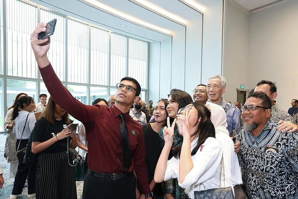 PERLU TERUSKAN USAHA: Walaupun masyarakat Melayu/Islam telah mengecapi kejayaan besar dalam bidang pendidikan, Encik Lee berkata banyak lagi yang boleh diusahakan Yayasan Mendaki untuk memenuhi aspirasi dan keperluan masyarakat yang semakin berkembang. Beliau berkata demikian di acara sambutan ulang tahun ke-40 Mendaki sempena pelancaran bulan Raikan Ilmu 2022 di Pusat Kebudayaan Universiti Sabtu lalu. - Foto FACEBOOK LEE HSIEN LOONG