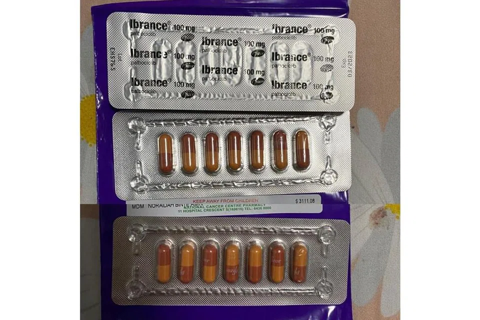 KOS TINGGI: Menjalani kimoterapi bagi pesakit barah memerlukan kos yang tinggi. Ini tidak termasuk ubat-ubat (gambar atas) yang perlu diambil kadang-kala sehingga seumur hidup.- Foto-foto hiasan 