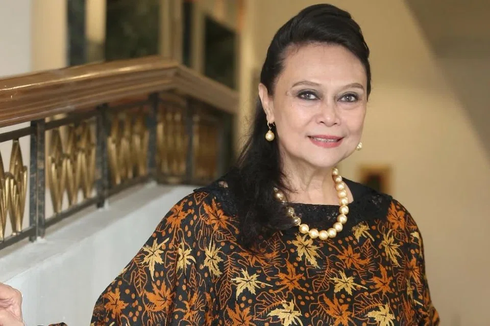 Datuk Khadijah Ibrahim cedera ringan dan berdarah sedikit di tangan selepas terlibat dalam kemalangan jalan raya ketika dalam perjalanan dari Brunei Darussalam ke Kota Kinabalu di Beaufort, Sabah, pada petang 30 September.