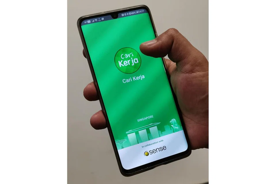 BANTU PEKERJA: Mendaki Sense melancarkan aplikasi mudah alih CariKerja untuk memberikan kemudahan kepada pencari kerja melayari dan memohon pekerjaan dan mendapatkan sumber pendapatan secepat mungkin. - Foto fail 